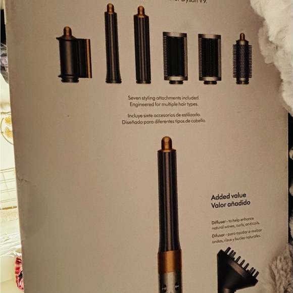 Dyson air wrap system
